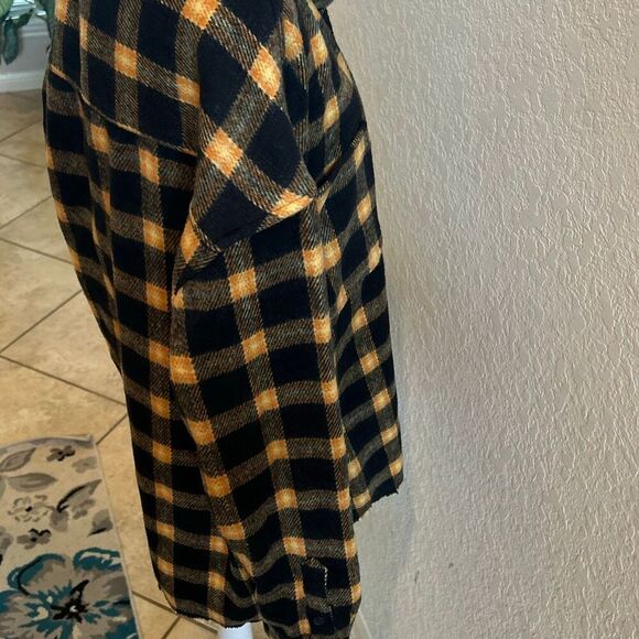 Urban Outfitters Men’s M Brushed Plaid Button-Down Overshirt Black Yellow Plaid - Picture 6 of 11